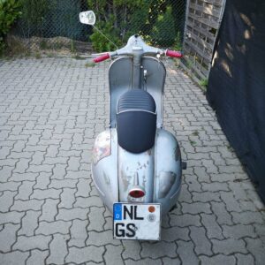 Sitzbank_Vespa_Fusion_klein_10_Nummernschild_klein