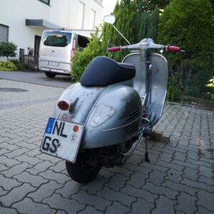 Sitzbank_Vespa_Fusion_klein_11_Nummernschild_klein