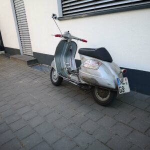 Sitzbank_Vespa_Fusion_klein_15_Nummernschild_klein